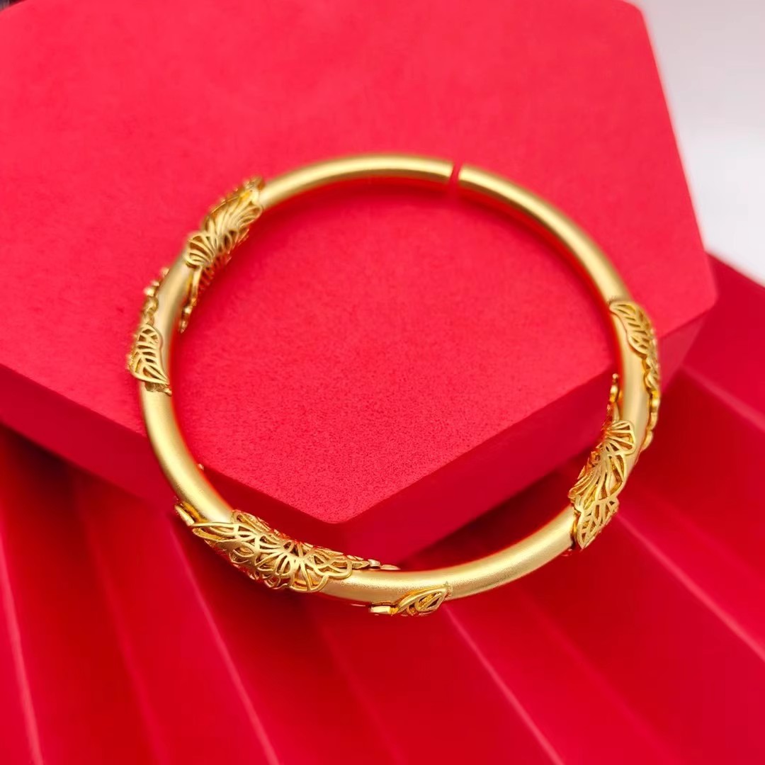 24K gold-plated Knot of Love Bracelet - Image 2