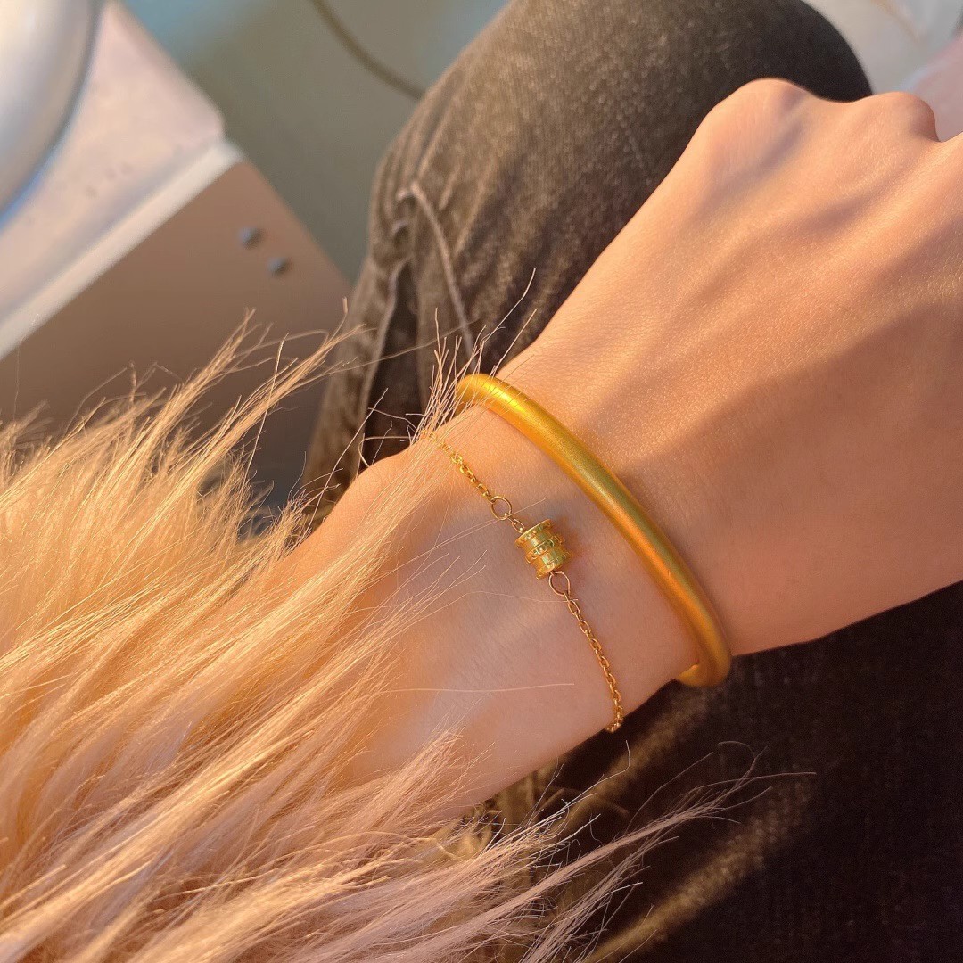 24K gold-plated 5N Heritage Lotus Bracelet - Image 5