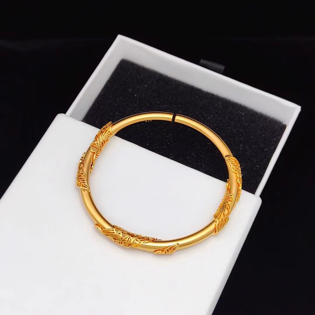 24K gold-plated Knot of Love Bracelet - Image 4
