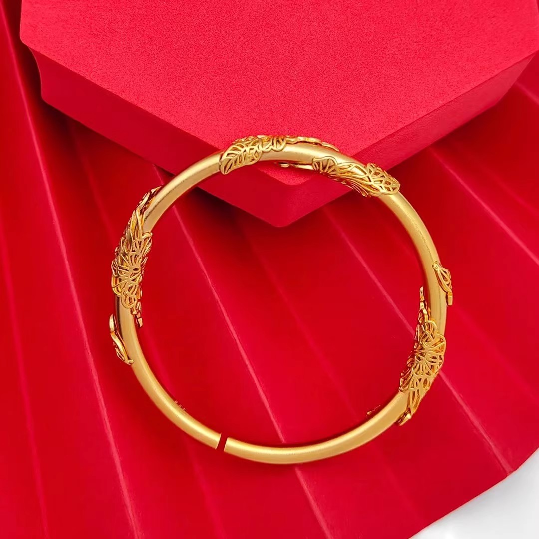24K gold-plated Knot of Love Bracelet